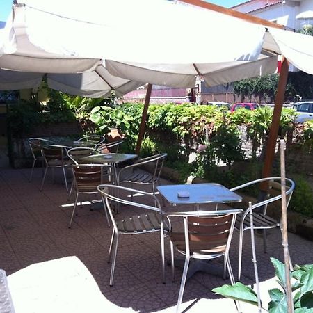 Albergo Delle Rose Pozzuoli Bagian luar foto