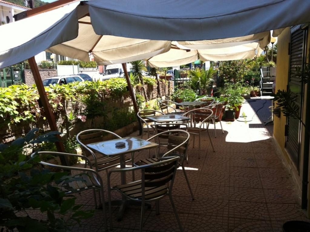 Albergo Delle Rose Pozzuoli Bagian luar foto