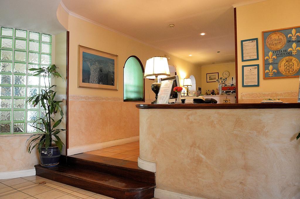 Albergo Delle Rose Pozzuoli Bagian luar foto